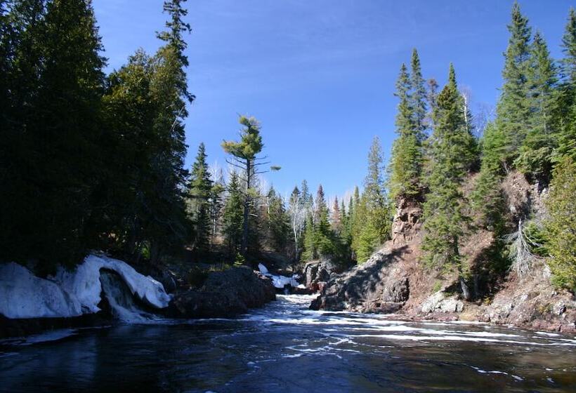 Baptism River Inn
