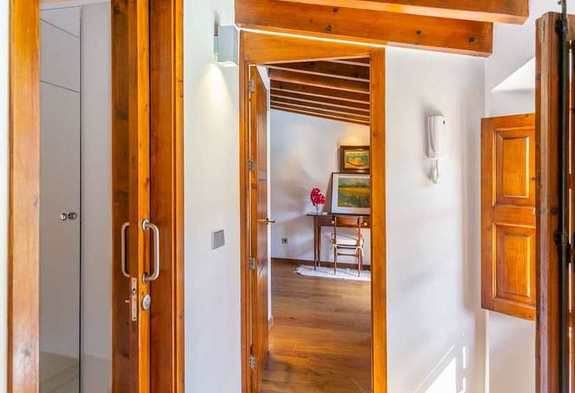 Beautiful Mallorcan Villa With Pool In Soller