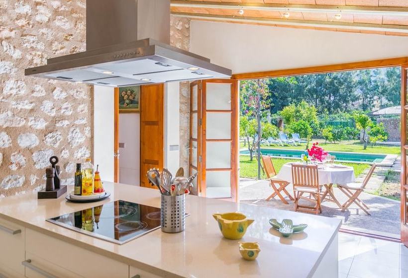 Beautiful Mallorcan Villa With Pool In Soller