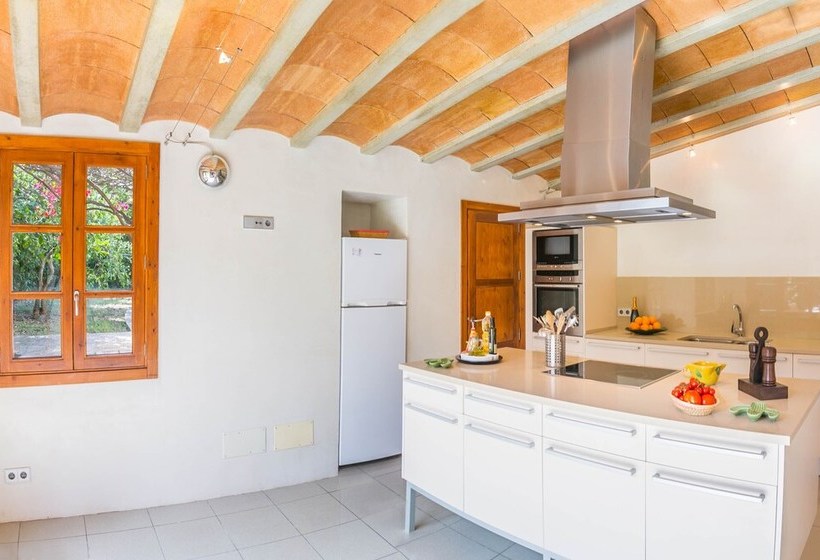 Beautiful Mallorcan Villa With Pool In Soller