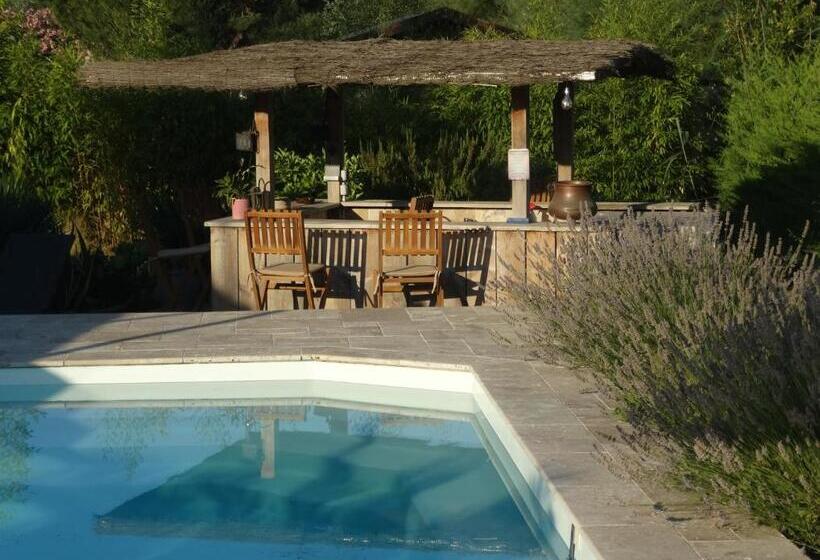 تختخواب و صبحانه Aigues Marines