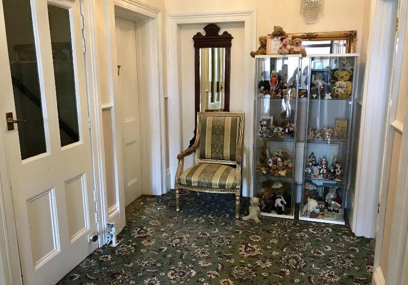 צימר Canterbury Lodge