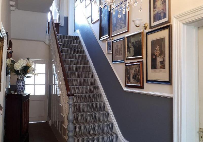 צימר Canterbury Lodge