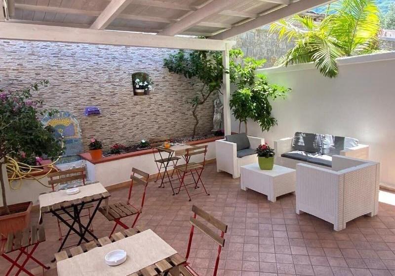 צימר Casa Sunrise A 10 Mt. Dal Mare