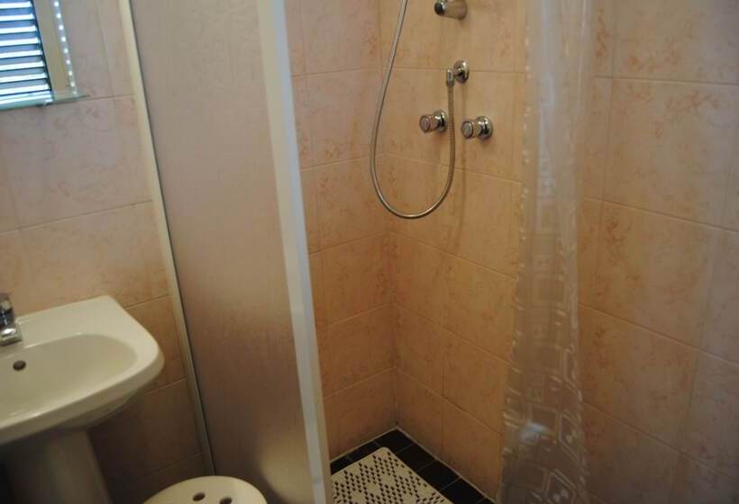 تختخواب و صبحانه Casale Clemente