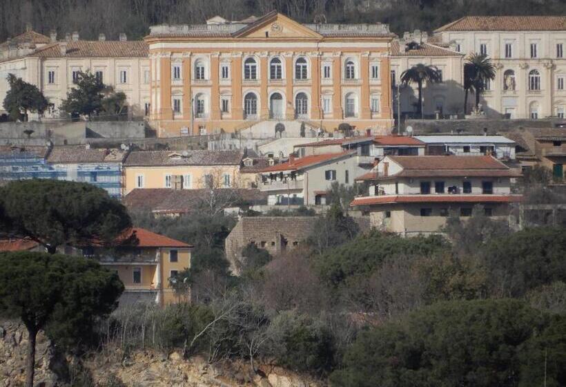 مبيت وإفطار Caserta Royale Apartment