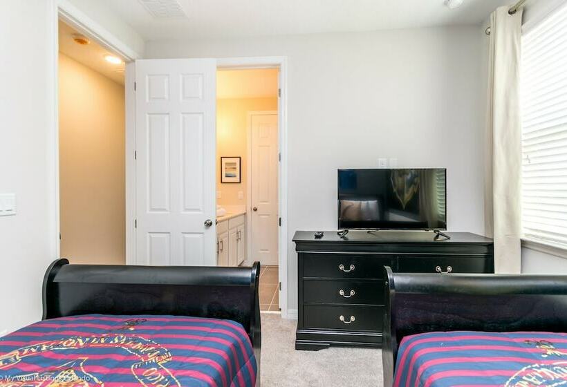 Fabulous 9 Bed 6,5 Ba Villa Games, Pool & Spa 9063srl