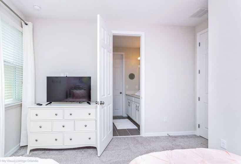 Fabulous 9 Bed 6,5 Ba Villa Games, Pool & Spa 9063srl