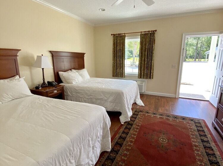 فندق Blueberry Plantation Golf Resort