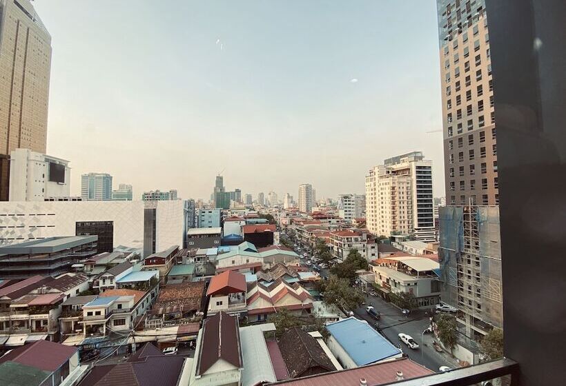 호텔 Helen Fin Inn & Apartment