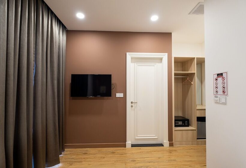 호텔 Helen Fin Inn & Apartment