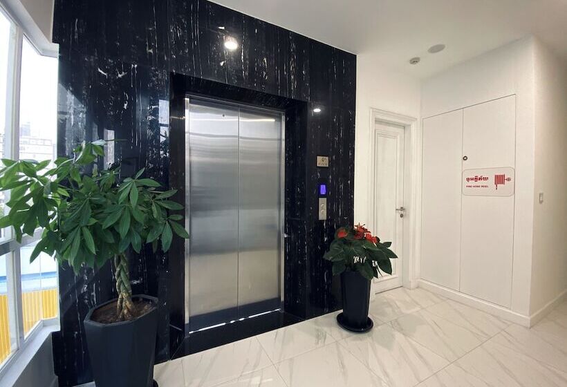 호텔 Helen Fin Inn & Apartment