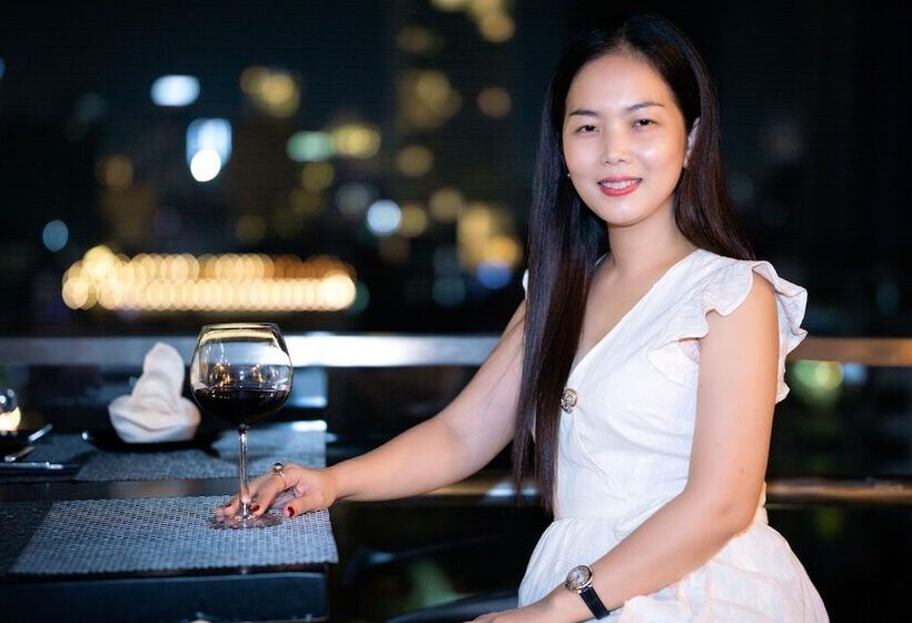 호텔 Helen Fin Inn & Apartment