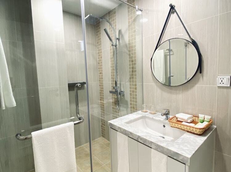 호텔 Helen Fin Inn & Apartment