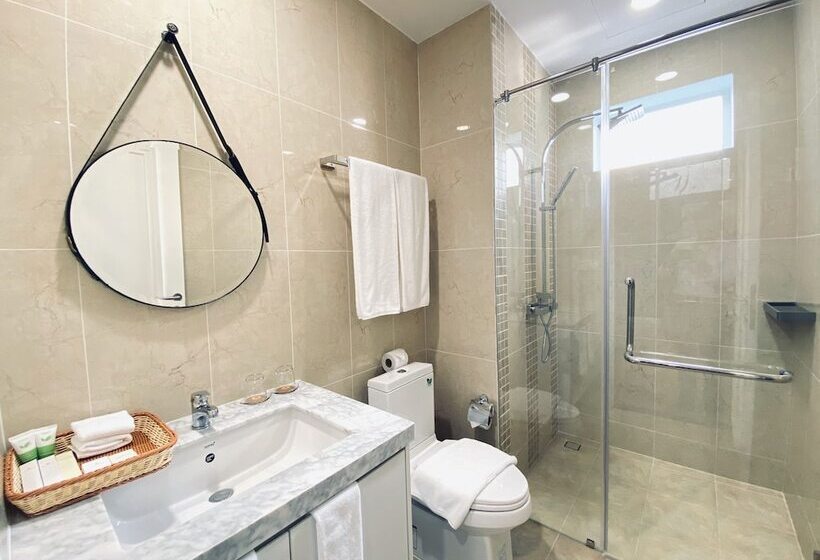 호텔 Helen Fin Inn & Apartment