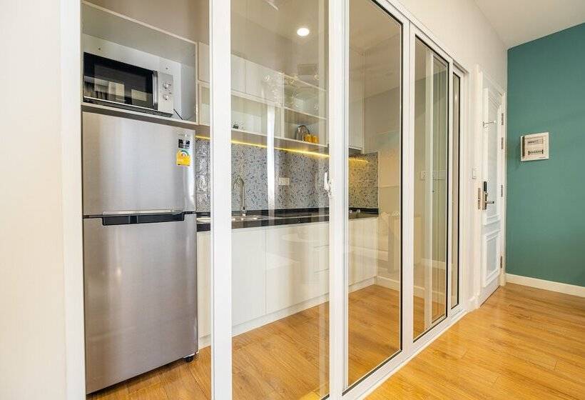 호텔 Helen Fin Inn & Apartment