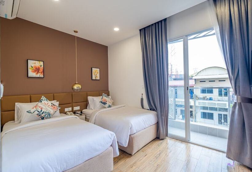 호텔 Helen Fin Inn & Apartment