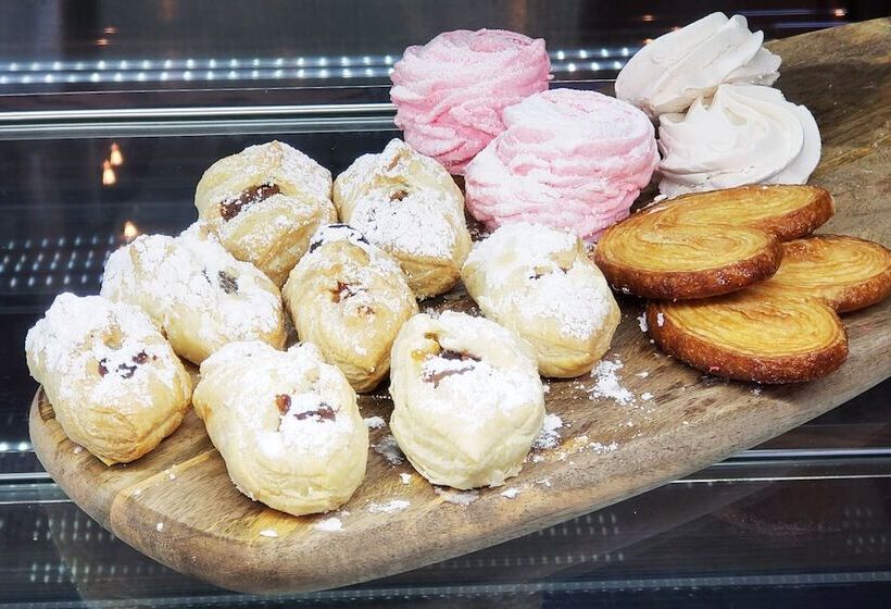 فندق Paradise Village