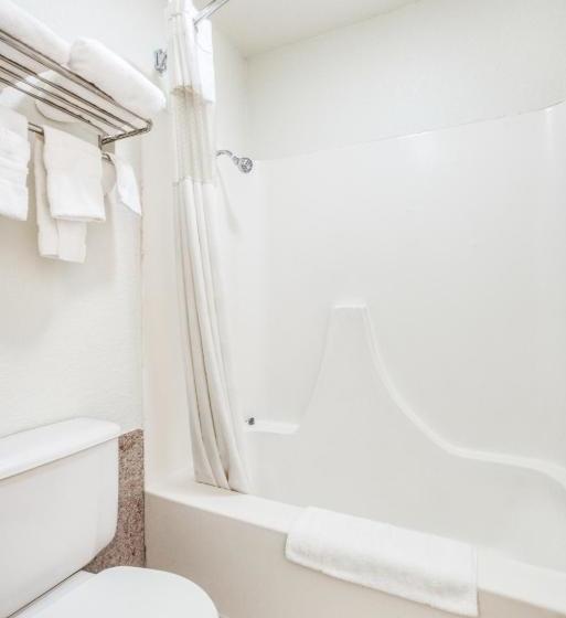 فندق Rodeway Inn