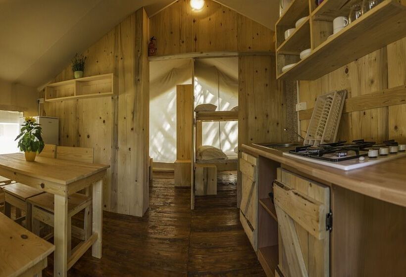 Отель Sunflower Camping Savudrija