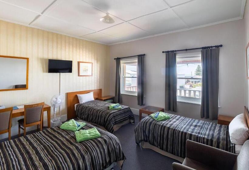 Отель The Victoria