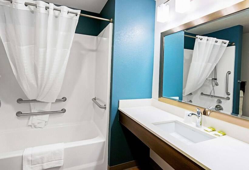 Отель Woodspring Suites Reno Sparks