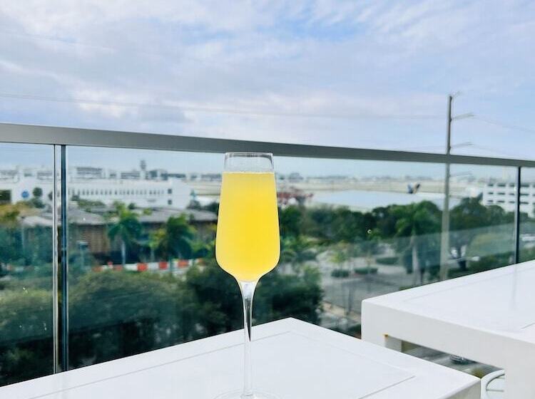 호텔 Wyndham Garden Miami International Airport