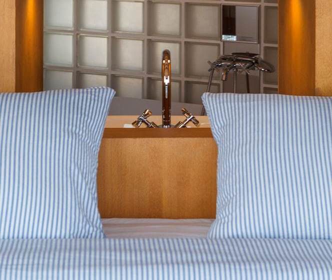 Mallorca Front Line Property Direct Access To Sea