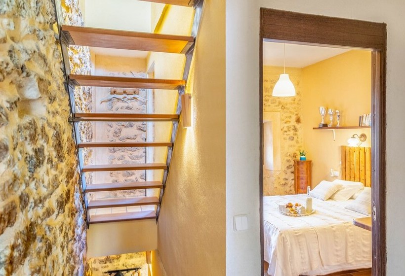 Mallorca Traditional Townhouse Holiday In Llubi