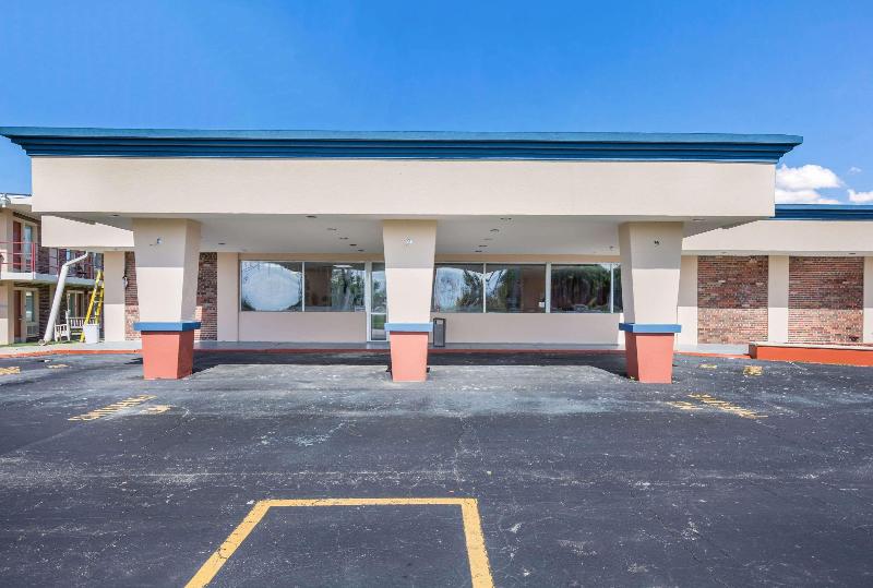 فندق على الطريق Econo Lodge Neenah