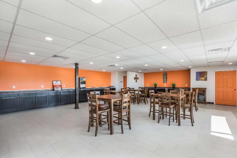 فندق على الطريق Econo Lodge Neenah