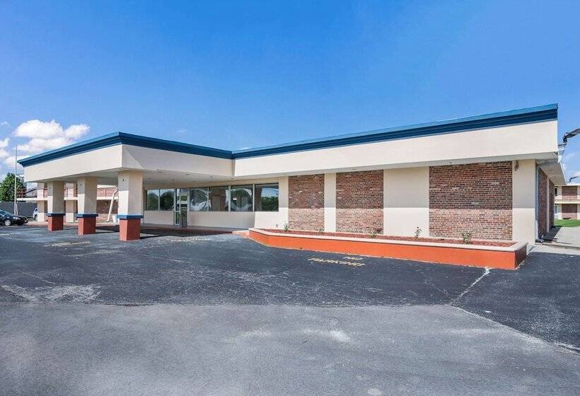 فندق على الطريق Econo Lodge Neenah