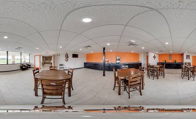 فندق على الطريق Econo Lodge Neenah