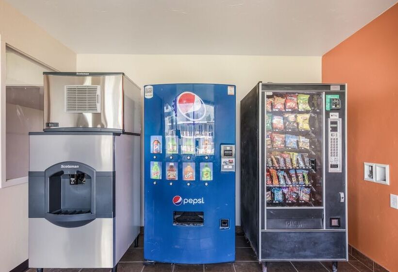 فندق على الطريق Econo Lodge Neenah