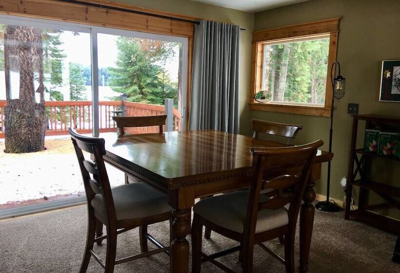 Mountain Pine Cabin   Sleeps 6   Pet Friendly