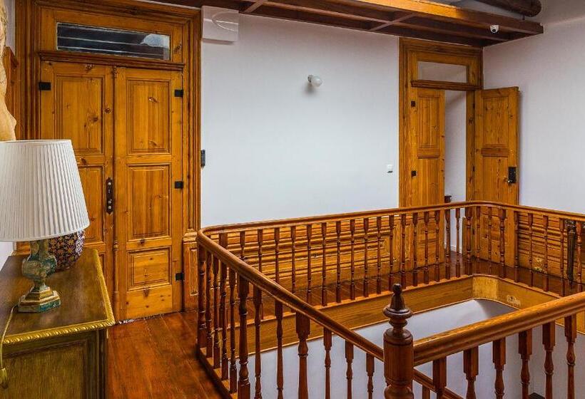 پانسیون Porto Alegria Garden