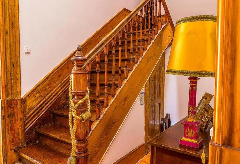 پانسیون Porto Alegria Garden