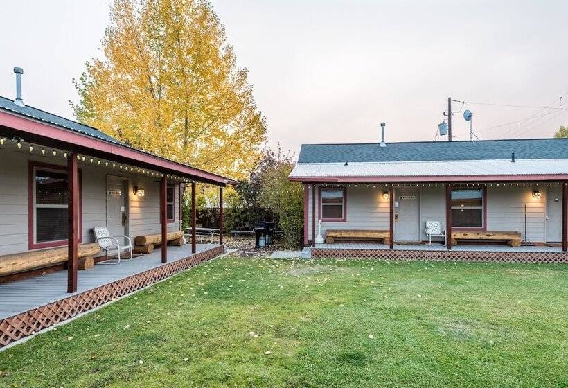 Pinedale Cozy Cabins