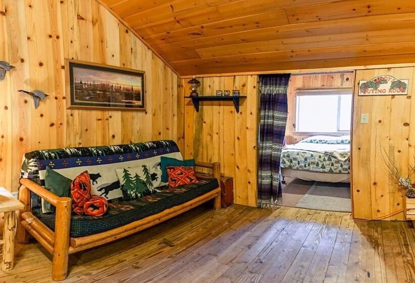 Sun Mountain Ranch Bunkhouse   Near Crater Lake