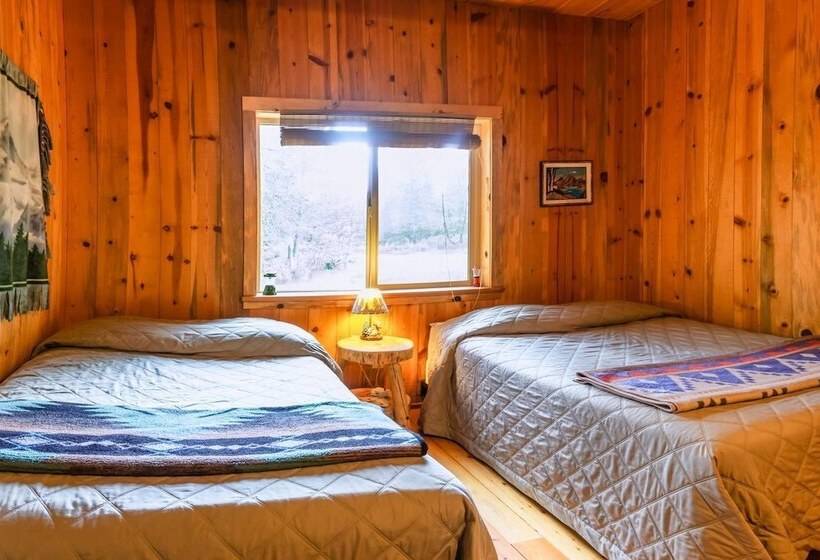 Sun Mountain Ranch Bunkhouse   Near Crater Lake