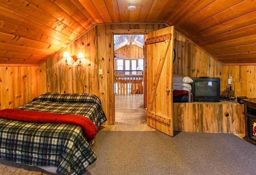 Sun Mountain Ranch Bunkhouse   Near Crater Lake