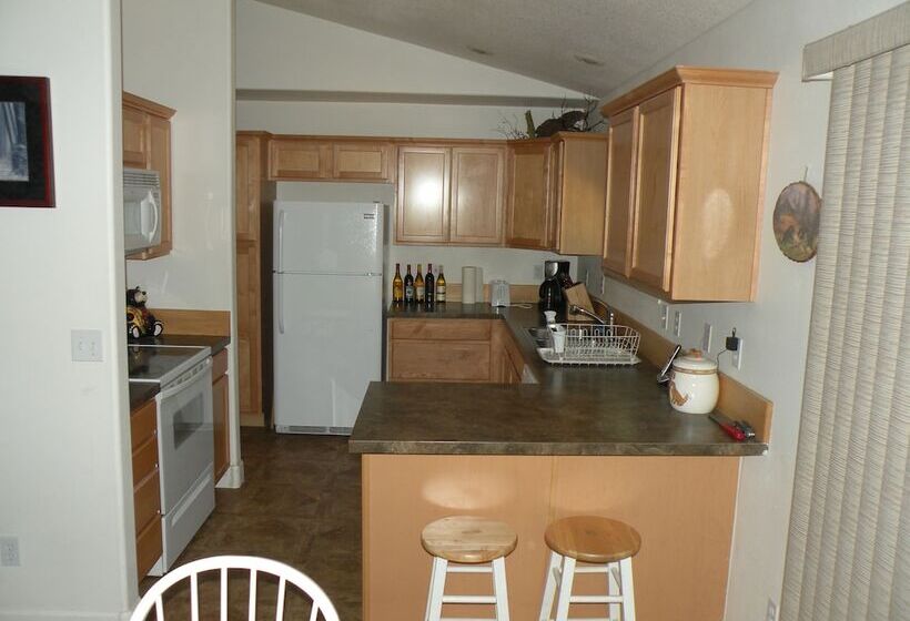 The Cozy Cabin Lapine