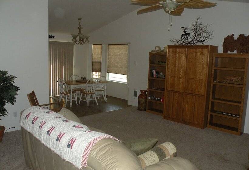 The Cozy Cabin Lapine