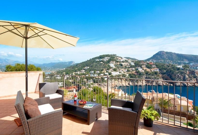 Villa With Incredible Sea Views And Pool Sleeps 7