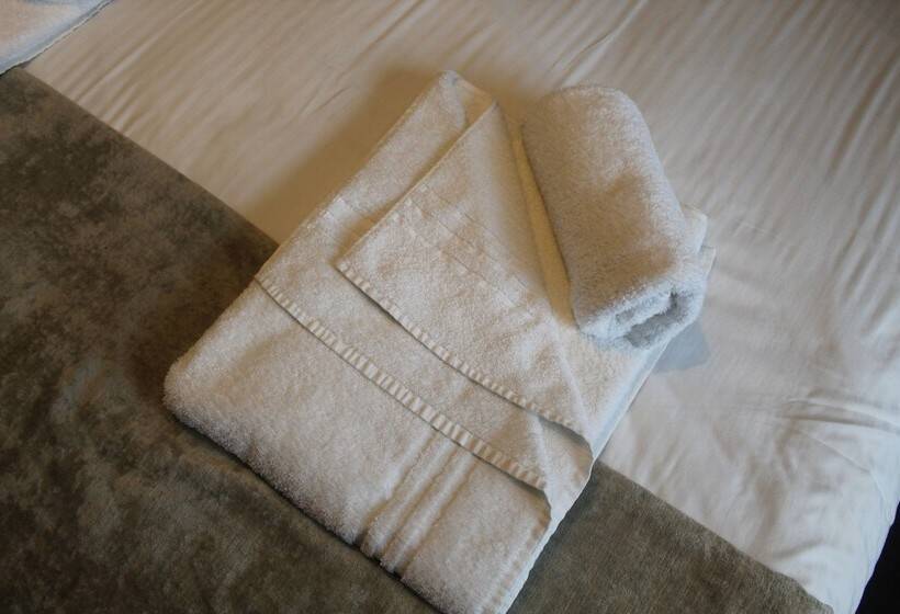 민박 Red Dragon Inn