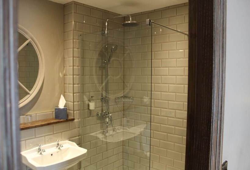 민박 Red Dragon Inn