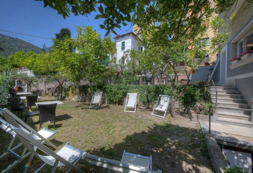 ベッドアンドブレックファースト Rione San Carlo