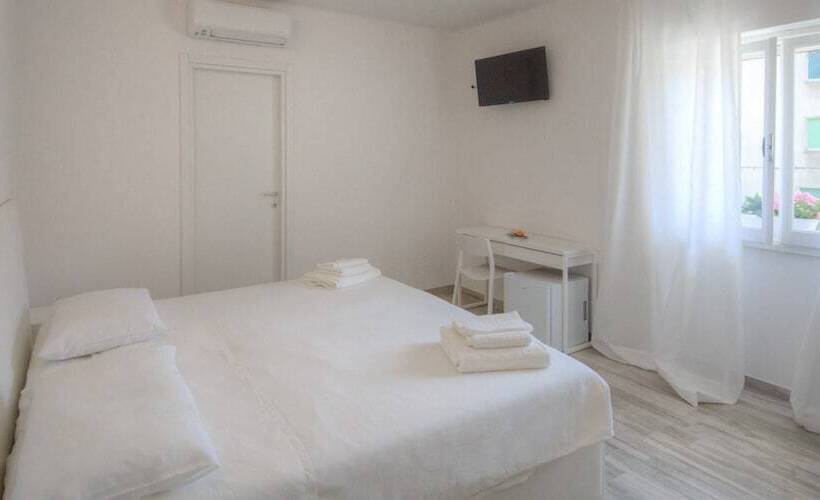 ベッドアンドブレックファースト Rione San Carlo