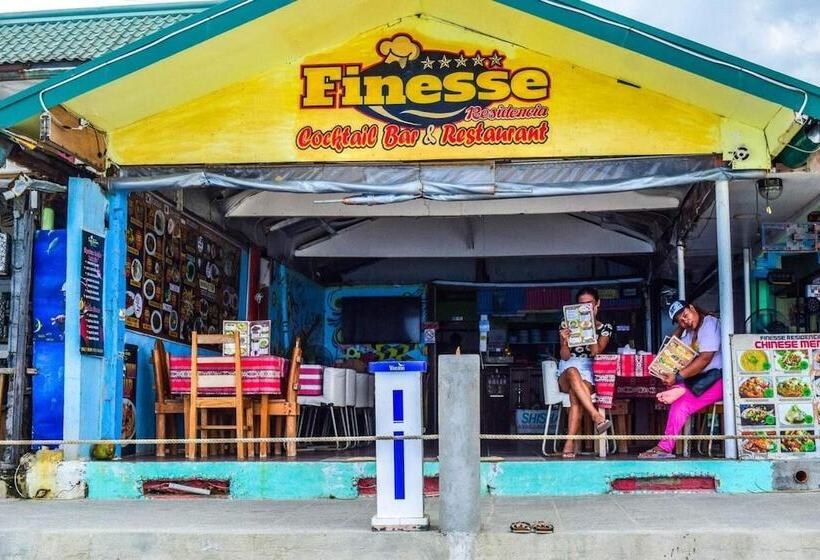 Отель Finesse Residencia Bar And Restaurant