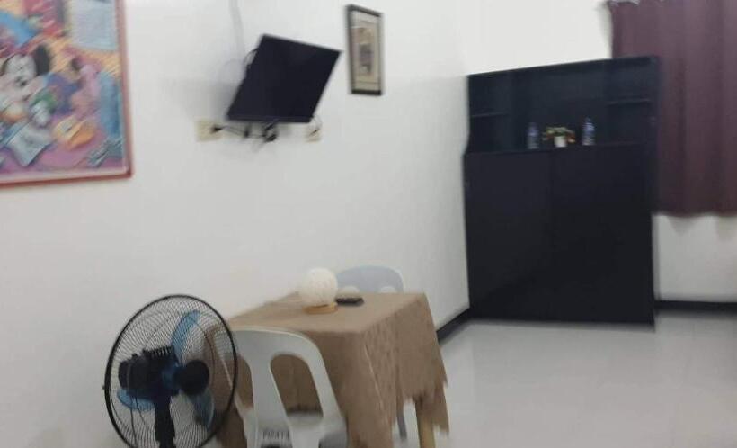 Отель Finesse Residencia Bar And Restaurant